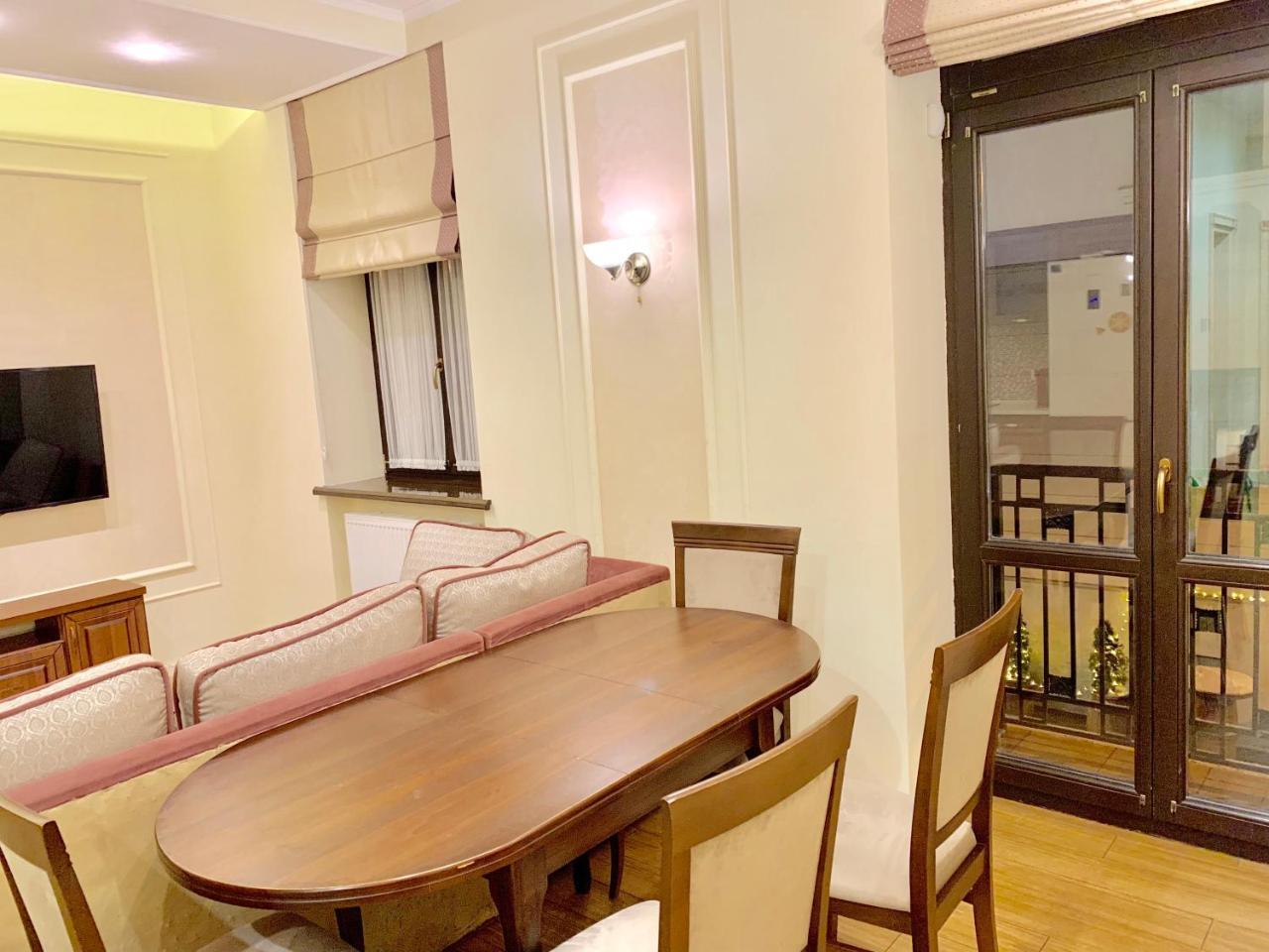 Two-Bedroom On Lesi Ukrainky Lviv Eksteriør bilde